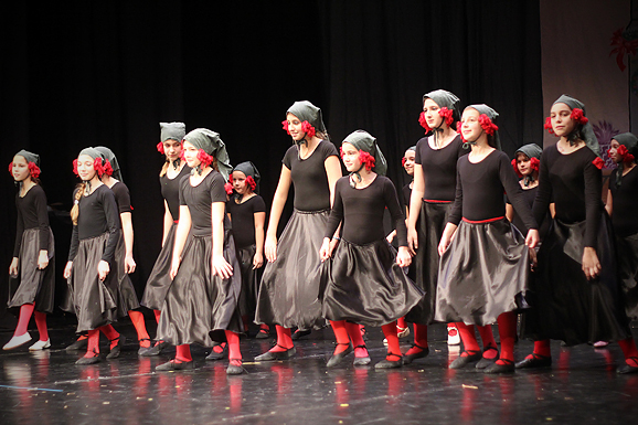 “Plesna čestitka” (foto:Saša Čuka)