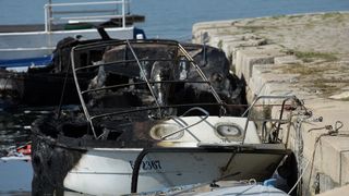 Sv. Filip i Jakov: Požar zahvatio brodice u luci od kojih su tri potonule