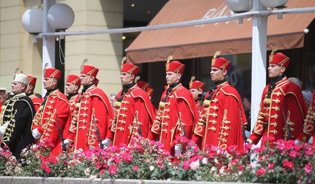Počasno zaštitna bojna održala prikaz ceremonijalnih radnji na Trgu bana Jelačića