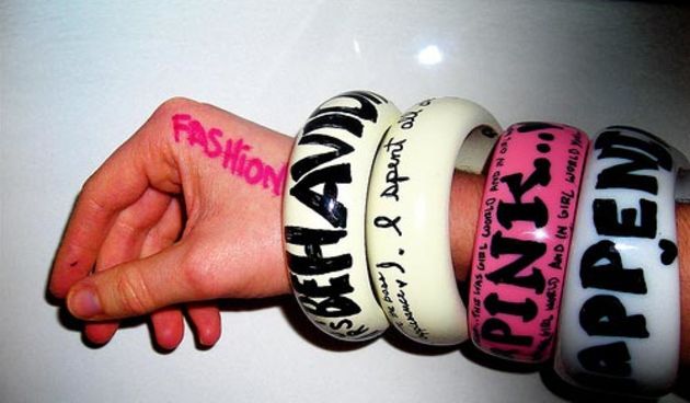 Okitite se hrpom narukvica! (moda.com)