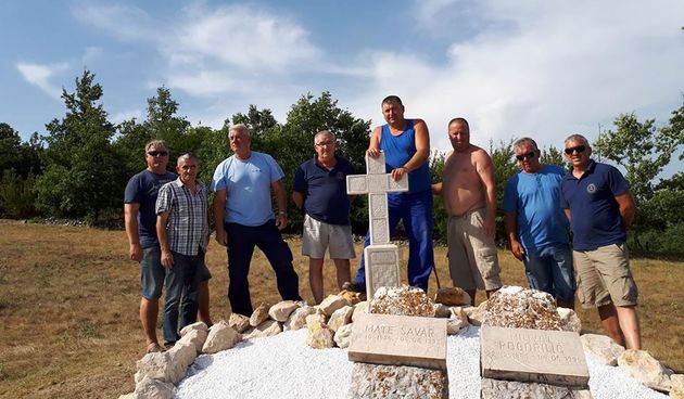 Članovi UHVDR-a Grada Paga uredili spomen obilježje palim braniteljima