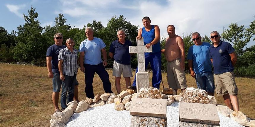 Članovi UHVDR-a Grada Paga uredili spomen obilježje palim braniteljima Članovi UHVDR-a Grada Paga uredili spomen obilježje palim braniteljima