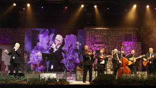Zadar, 121110.
Dvorana Kresimira Cosica.Festival zabavne glazbe Zadar2010.Prva vecer.
Na fotografiji : nastup Mario Lipovsek Batifiaca.
Foto : Vladimir Ivanov / Cropix Zadar, 121110.
Dvorana Kresimira Cosica.Festival zabavne glazbe Zadar2010.Prva vecer.
Na fotografiji : nastup Mario Lipovsek Batifiaca.
Foto : Vladimir Ivanov / Cropix