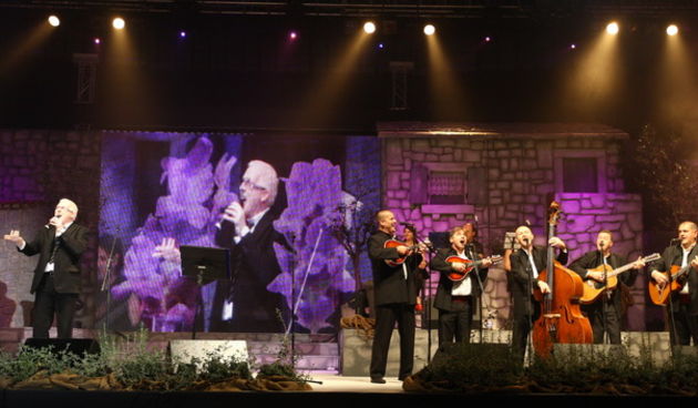 Zadar, 121110.
Dvorana Kresimira Cosica.Festival zabavne glazbe Zadar2010.Prva vecer.
Na fotografiji : nastup Mario Lipovsek Batifiaca.
Foto : Vladimir Ivanov / Cropix