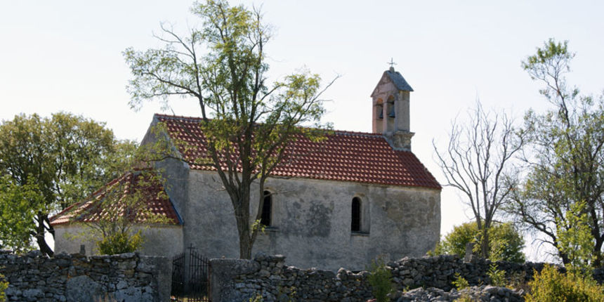 U spomen na Medviđane ubijene u Domovinskom ratu, foto: www.eparhija-dalmatinska.hr U spomen na Medviđane ubijene u Domovinskom ratu, foto: www.eparhija-dalmatinska.hr