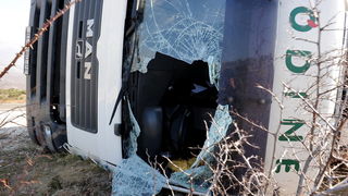 Zadar, 240211.
Jaka bura koja puse na Zadarskom podrucju prevrnula je kamion kod Obrovca.Maslenicki most je zatvoren za sav promet.
Foto: Andrija Lucic / Cropix Zadar, 240211.
Jaka bura koja puse na Zadarskom podrucju prevrnula je kamion kod Obrovca.Maslenicki most je zatvoren za sav promet.
Foto: Andrija Lucic / Cropix