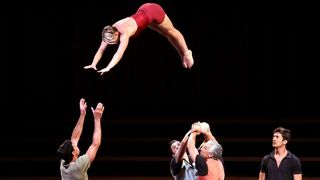 Zagreb, KD Vatroslav Lisinski – Predstava Le Grand C slavne francuske cirkuske skupine Compagnie XY. Zagreb, KD Vatroslav Lisinski – Predstava Le Grand C slavne francuske cirkuske skupine Compagnie XY.