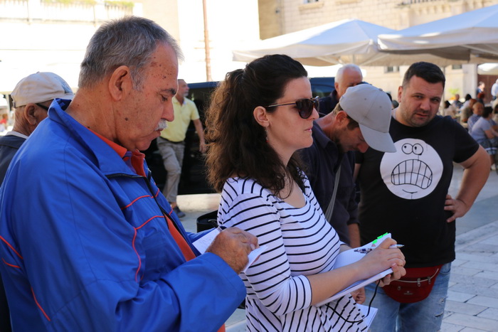 Na zadarskom Narodnom trgu najavljen Virski maraton 2016. Foto: Kažimir Škrbić/Virski list Na zadarskom Narodnom trgu najavljen Virski maraton 2016. Foto: Kažimir Škrbić/Virski list