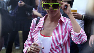 Zagreb, 240609.
Prva vecer T-mobile IN Music Festivala koji se odrzava na Jarunu na dvije pozornice. Kao zvijezde prve veceri najavljeni su Lilly Allen, Kraftwerk, Franz Ferdinand na T-mobile stageu i Rokia Traore na Nokia stageu.  
Na slici: Ivana Kindl.