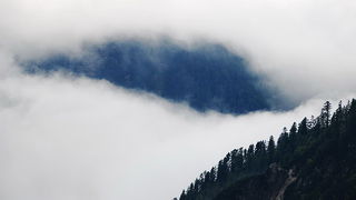 Aleksandar Gospic: (Stratusna naoblaka, Julijske Alpe, Slovenija-Italija) Aleksandar Gospic: (Stratusna naoblaka, Julijske Alpe, Slovenija-Italija)