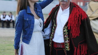 Sibenik, 030612.
Stadion Subicevac.
Veceras je odrzan humanitarni koncert “Sibenska srca za nasu dicu” na kojem su prikupljana sredstva za lijecenje djece oboljele od malignih bolesti. Koncert je vodila poznata glumica Doris Pincic, a nastupile su mnoge e Sibenik, 030612.
Stadion Subicevac.
Veceras je odrzan humanitarni koncert “Sibenska srca za nasu dicu” na kojem su prikupljana sredstva za lijecenje djece oboljele od malignih bolesti. Koncert je vodila poznata glumica Doris Pincic, a nastupile su mnoge e