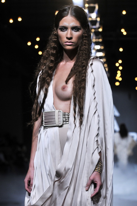 Zagreb, 061009.
West Gate.
Revija modne kuce Hippy Garden, u sklopu Cro a Portera.
Foto: Boris Kovacev / CROPIX