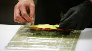 Kako se sinoć spremao sushi za večerašnje otvaranje Tuna, Sushi & Wine Festivala Kako se sinoć spremao sushi za večerašnje otvaranje Tuna, Sushi & Wine Festivala