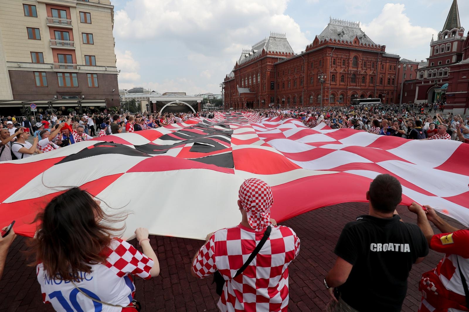 Hrvatski navijači okupirali centar Moskve!