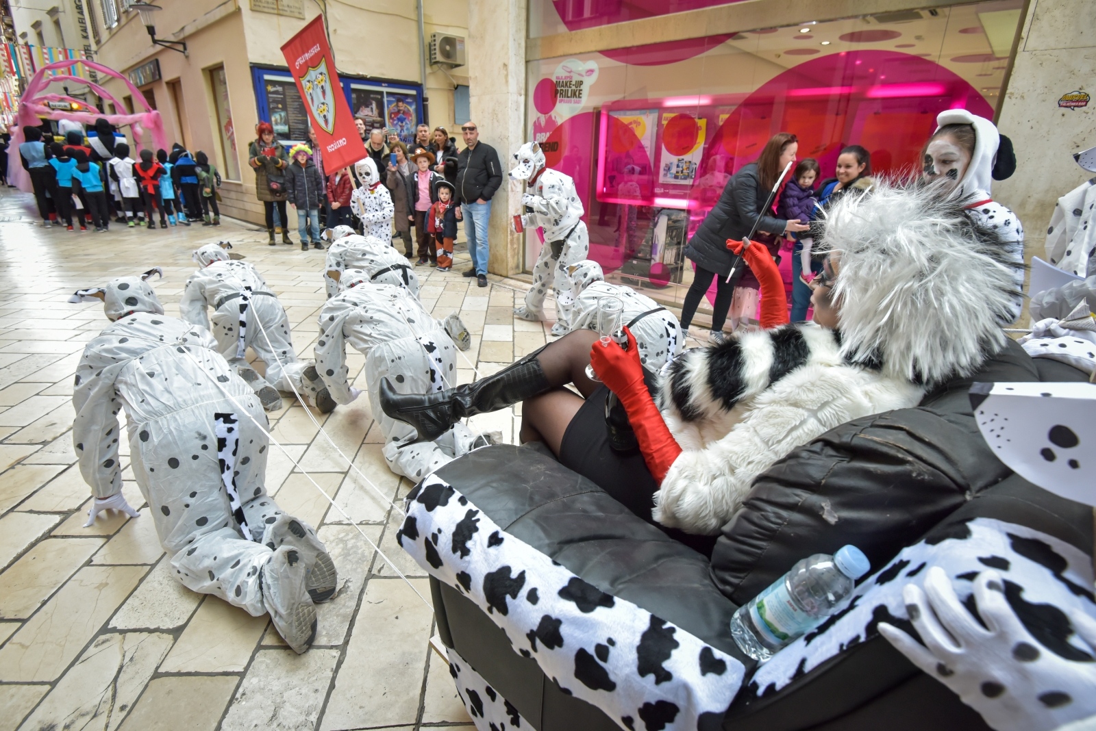 Zadarski Karneval 2020.: Povorka maskiranih skupina