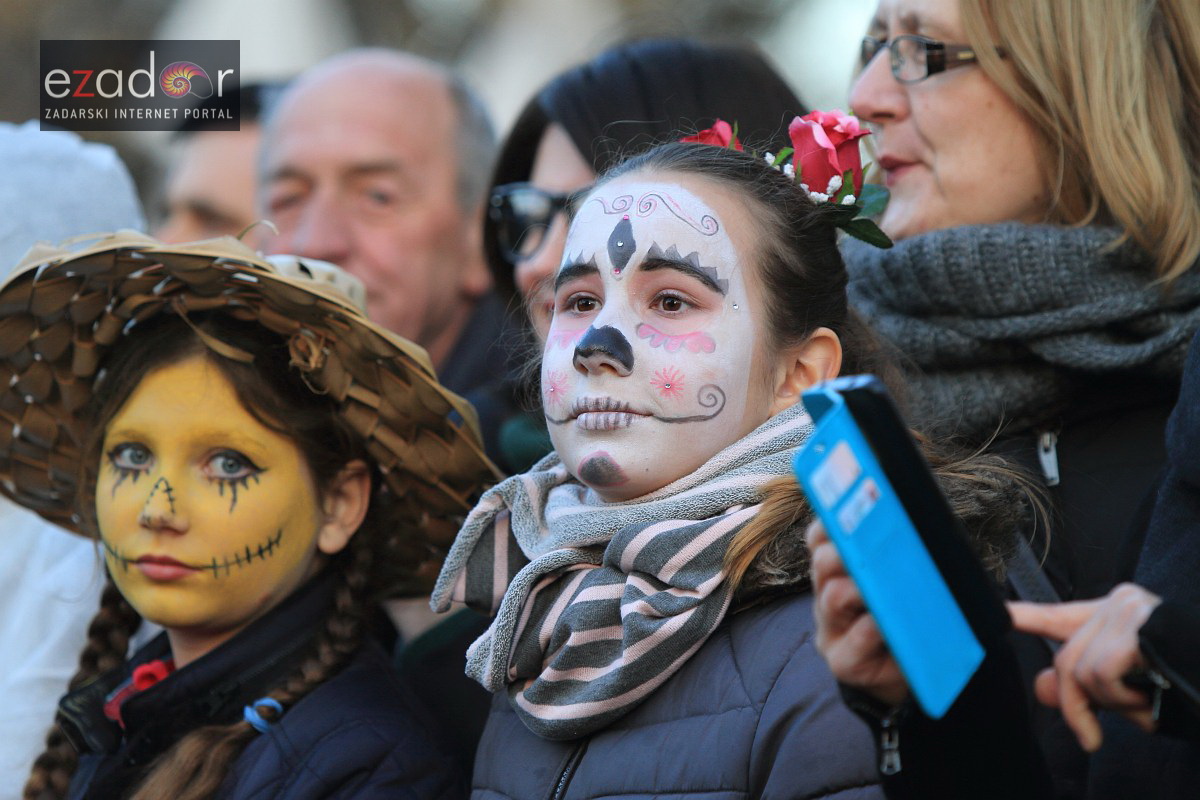 Maškarana povorka Velike Bake u Murteru