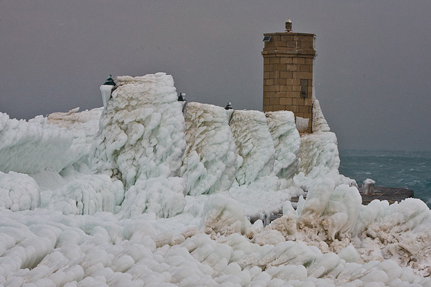 Senj u zagrljaju ledenog pokrivača, foto: Leo Banić