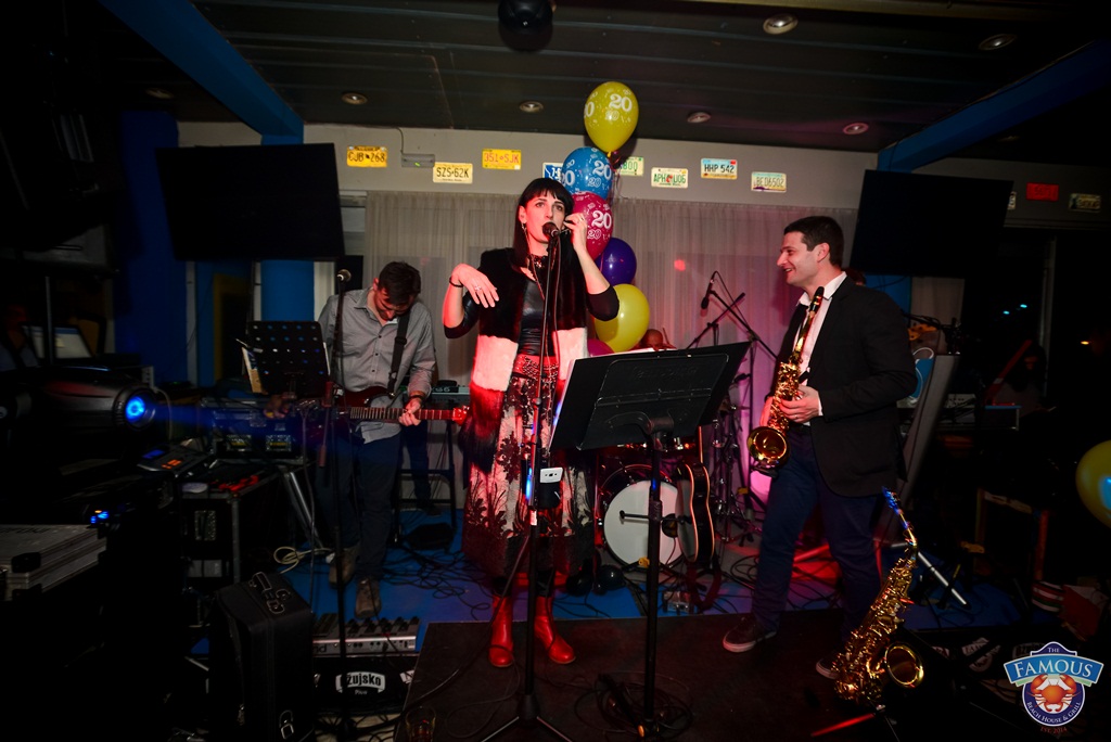 U Famous beach and grill baru Rockatansky bend proslavio je 20 godina djelovanja U Famous beach and grill baru Rockatansky bend proslavio je 20 godina djelovanja