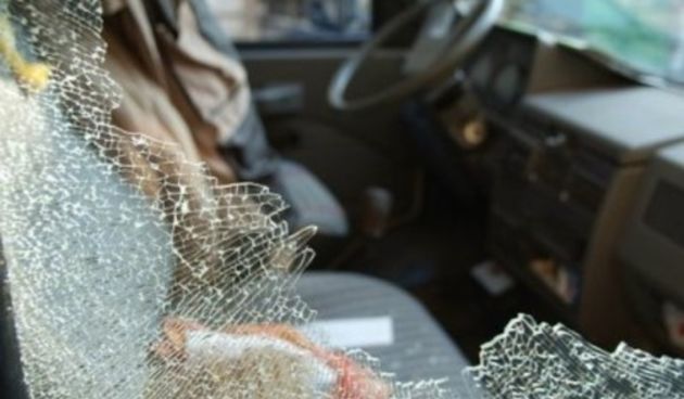 Kamenovali bus s braniteljima koji su se vraćali iz Vukovara, foto: 24sata