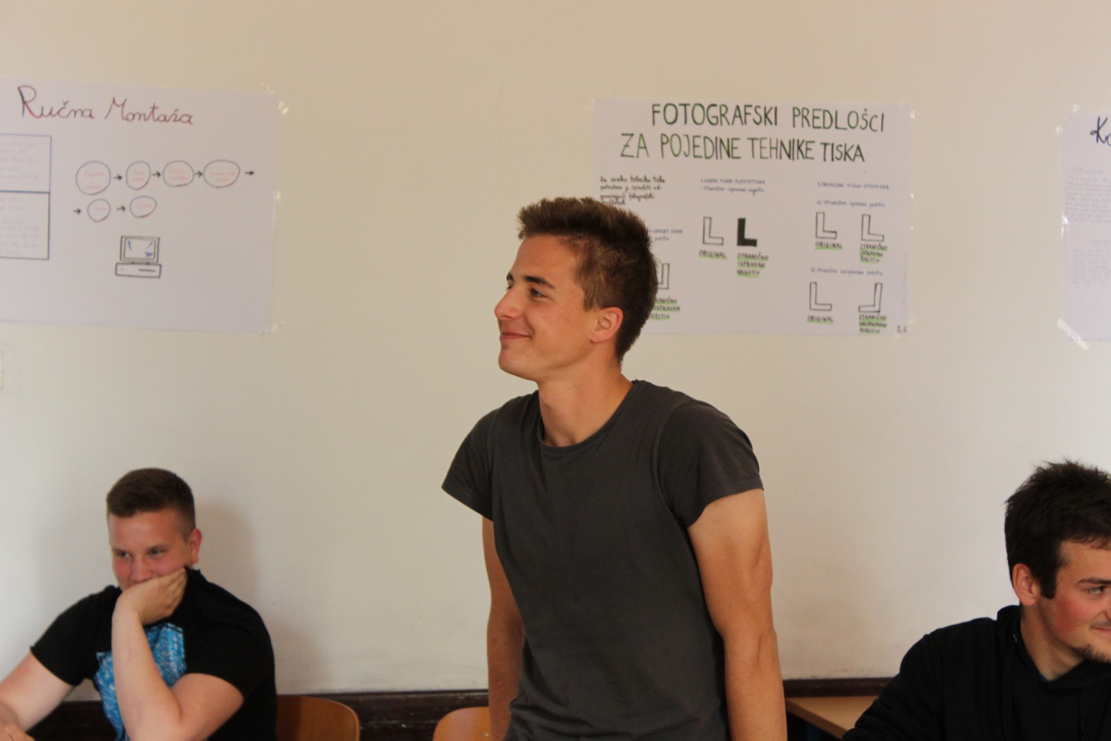 U ponedjeljak u popodnevnim satima, u Prirodoslovno grafičkoj školi održan je eko-kviz znanja – Eko potjera, napravljen po uzoru na popularni kviz na HTV-u U ponedjeljak u popodnevnim satima, u Prirodoslovno grafičkoj školi održan je eko-kviz znanja – Eko potjera, napravljen po uzoru na popularni kviz na HTV-u