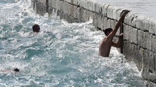 Guštanje u jugu na zadarskoj rivi 15. rujna 2015. Foto: Dino Stanin/PIXSELL