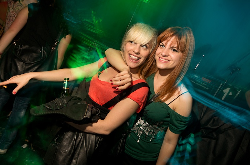 Nakon Porina, Goran Bare i Majke održali su slavljenički koncert u prepunoj Stereo dvorani u Rijeci.