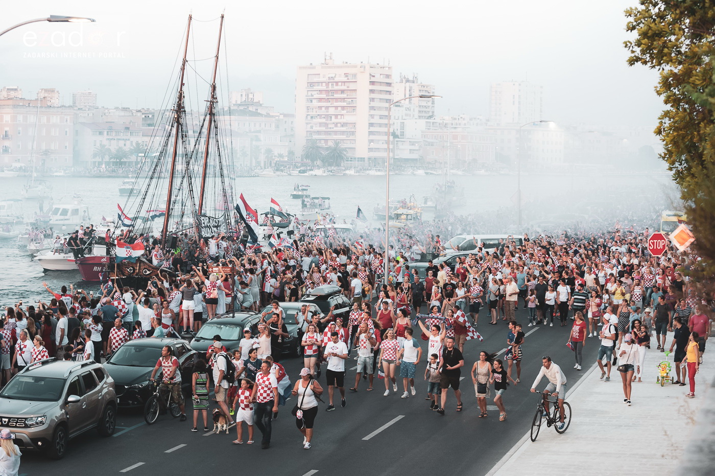 Zadar priredio čudesan doček svojim Vatrenim herojima (1)