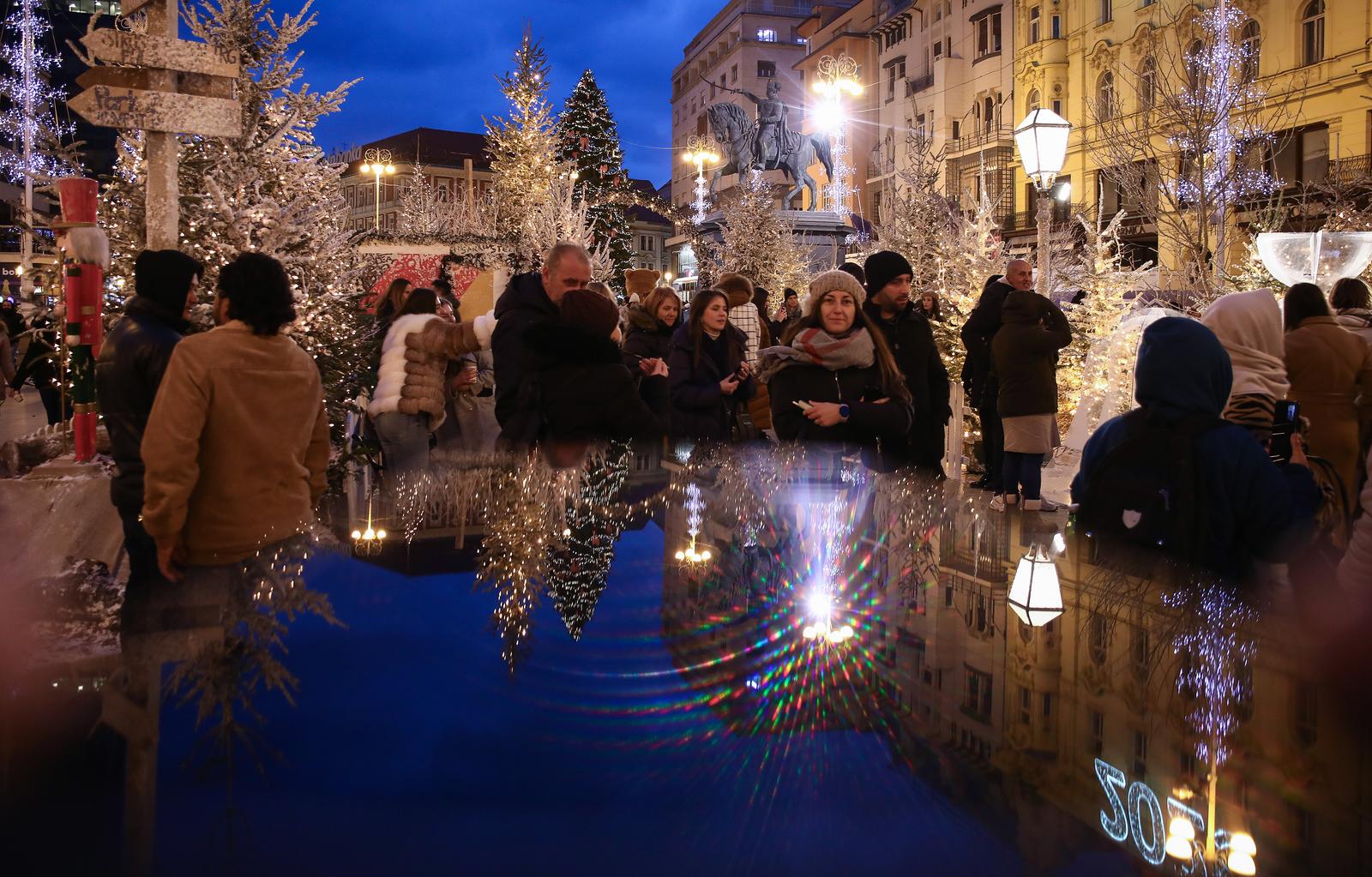 Zagrebački Advent na Trgu bana Jelačića