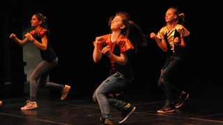 Zadar, 12.5.2012. snimio: Nenad Marčev
1. Zadarski plesni festival
(In memoriam Nives Šimatović-Predovan)
Dvorana Kazališta lutaka Zadar Zadar, 12.5.2012. snimio: Nenad Marčev
1. Zadarski plesni festival
(In memoriam Nives Šimatović-Predovan)
Dvorana Kazališta lutaka Zadar