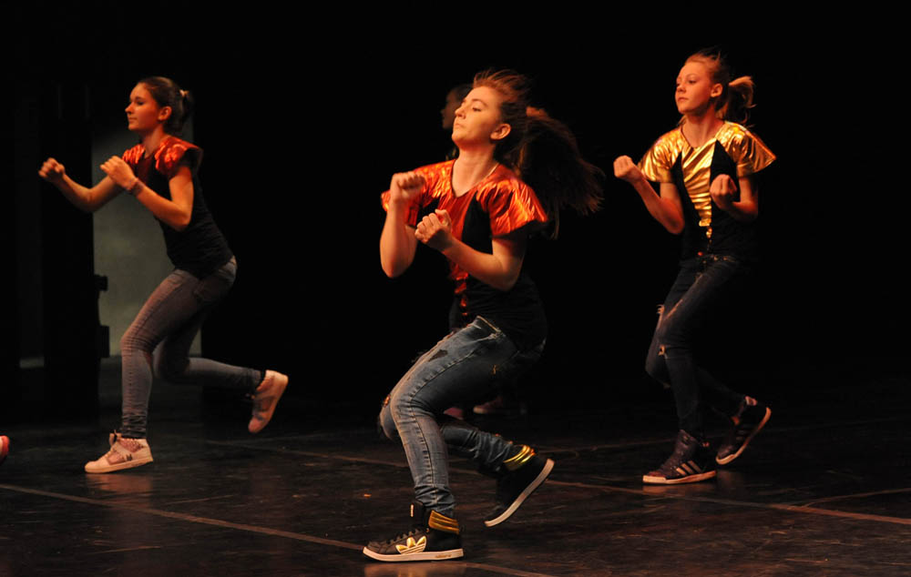 Zadar, 12.5.2012. snimio: Nenad Marčev
1. Zadarski plesni festival
(In memoriam Nives Šimatović-Predovan)
Dvorana Kazališta lutaka Zadar Zadar, 12.5.2012. snimio: Nenad Marčev
1. Zadarski plesni festival
(In memoriam Nives Šimatović-Predovan)
Dvorana Kazališta lutaka Zadar