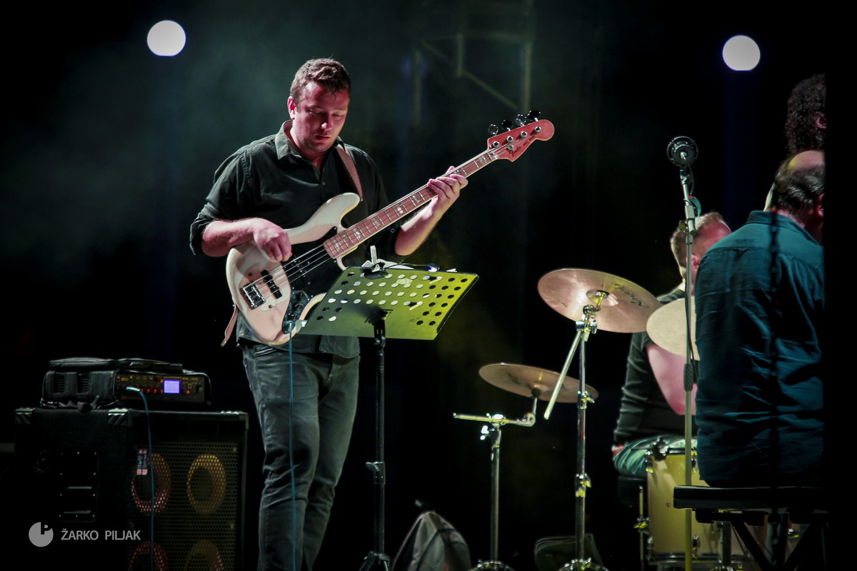 Zorica Kondža i klapa Cambi @ bazen Ilirije u Biogradu