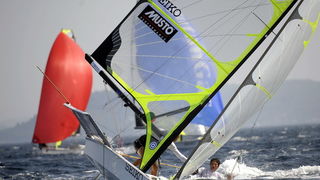 Zadar, 040909.
Europsko prvenstvo u jedrenju za klasu 49er 2009.
Dan kakav pravi jedrlicar moze samo pozeljeti. U zadarskom kanalu jugo preko 20 cvorova. jedrio se peti dan europskog prvenstva u jedrenju za klasu 49er. Odvozila su se cak 4 plova.
Na slici