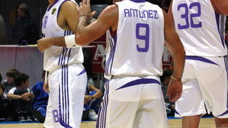 KK Zadar – Real Madrid, umirovljenje dresova 10 (Giuseppe Giergia) i 11 (Kresimir Cosic), Foto; Mladen Malik KK Zadar – Real Madrid, umirovljenje dresova 10 (Giuseppe Giergia) i 11 (Kresimir Cosic), Foto; Mladen Malik