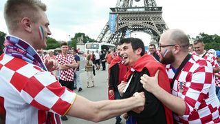 Euro 2016: Hrvatski navijači napravili fenomenalnu atmosferu u Parizu. Photo: Sanjin Strukić/PIXSELL Euro 2016: Hrvatski navijači napravili fenomenalnu atmosferu u Parizu. Photo: Sanjin Strukić/PIXSELL