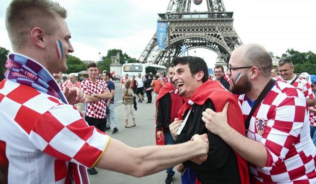 Euro 2016: Hrvatski navijači napravili fenomenalnu atmosferu u Parizu. Photo: Sanjin Strukić/PIXSELL