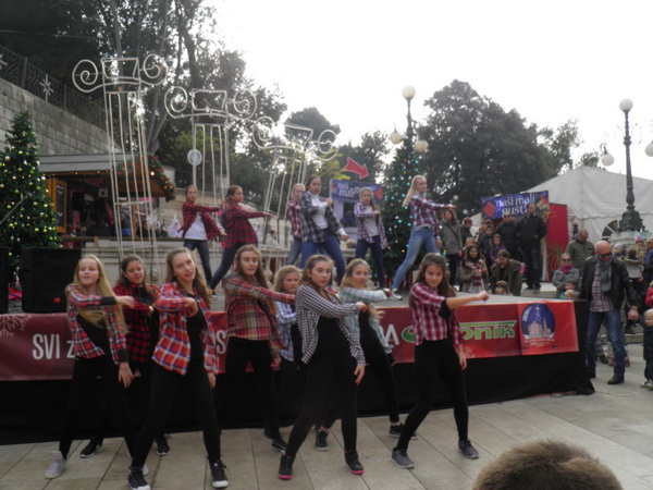 OLYMPUS DIGITAL CAMERA OLYMPUS DIGITAL CAMERA