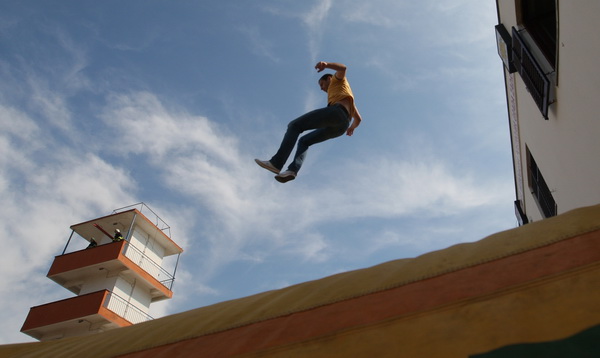 Zadar, 040511.
Povodom Dana vatrogasaca zadarski su vatrogasci izveli vjezbu gasenja pozara.
Na slici: detalj s vjezbe.
Foto: Vladimir Ivanov / Cropix