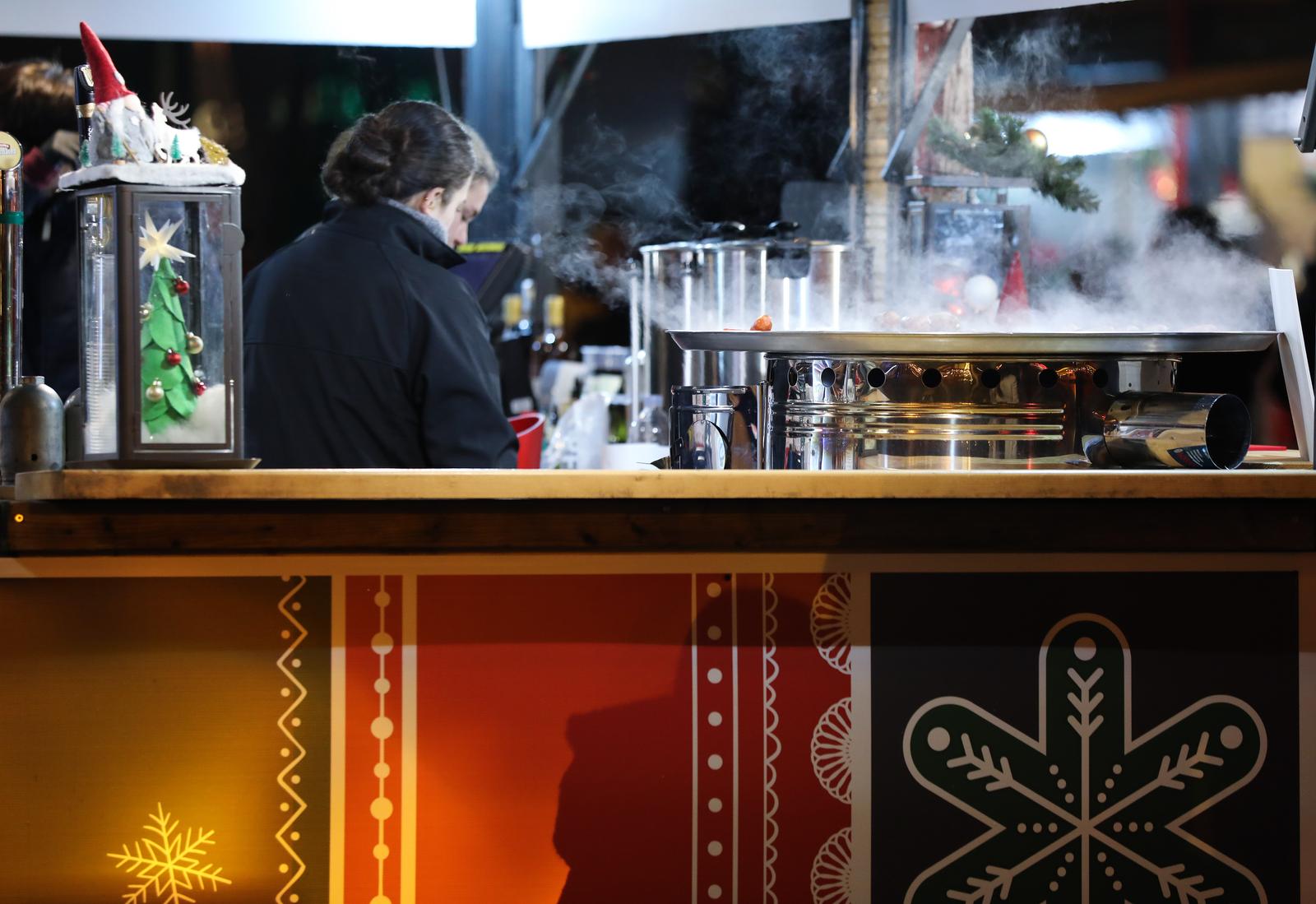 Zagrebački Advent ove godine pun je svjetla i šarenila