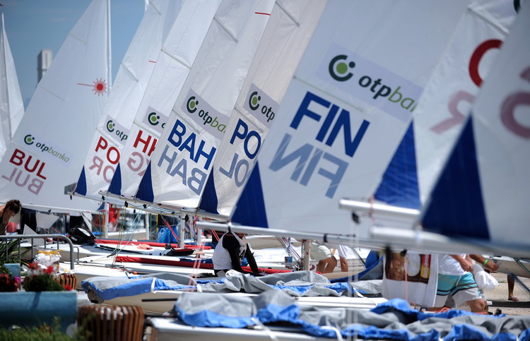 Zadar, 080711.
Svjetsko juniorsko prvenstvo u jedrenju 07.-15.srpnja 2011.
ISAF 2011.
U organizaciji jedrlicarskog kluba Uskok iz Zadra odrzava se svjetsko juniorsko prvenstvo u jedrenju za klase SL 16, 420, 29er, Laser i RS-X. Na prvenstvu se natjece 350 Zadar, 080711.
Svjetsko juniorsko prvenstvo u jedrenju 07.-15.srpnja 2011.
ISAF 2011.
U organizaciji jedrlicarskog kluba Uskok iz Zadra odrzava se svjetsko juniorsko prvenstvo u jedrenju za klase SL 16, 420, 29er, Laser i RS-X. Na prvenstvu se natjece 350