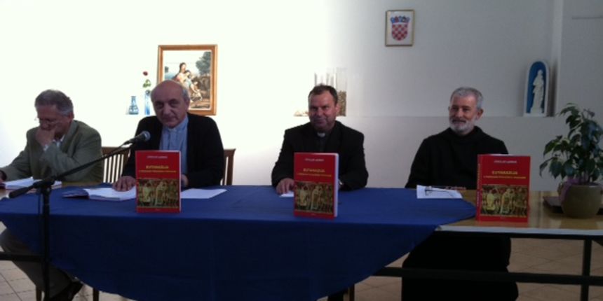 Predstavljena je knjiga dr. don Jerolima Lenkića Predstavljena je knjiga dr. don Jerolima Lenkića