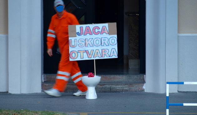 Performas Gradjanske akcije ispred sredisnjice HDZ-a, Foto: Gradjanska akcija