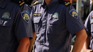 U prigodi Dana hrvatske policije i njihovog zaštitnika Sv.Mihovila danas je u PU Zadarskoj održana prigodna svečanost.U nastavku svečanosti, pokaznu vježbu samoobrane izveli su pripadnici interventne jedinice PU Zadarske te su podijeljena priznanja nagrađ U prigodi Dana hrvatske policije i njihovog zaštitnika Sv.Mihovila danas je u PU Zadarskoj održana prigodna svečanost.U nastavku svečanosti, pokaznu vježbu samoobrane izveli su pripadnici interventne jedinice PU Zadarske te su podijeljena priznanja nagrađ