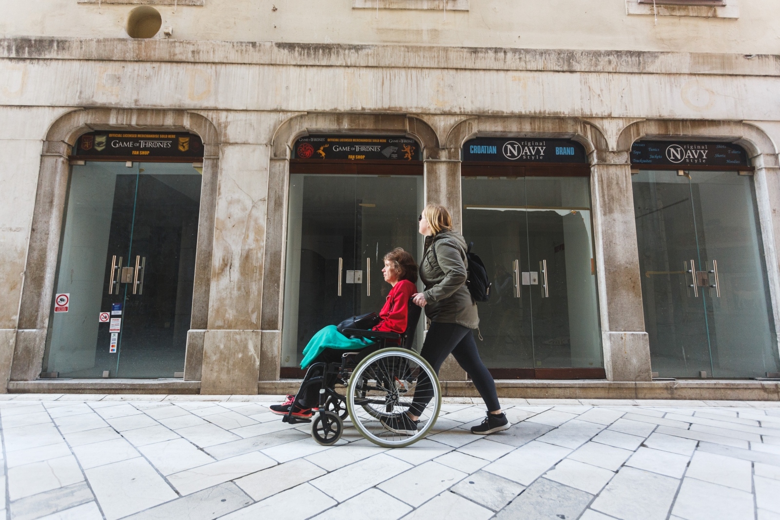 Zatvorene butige i poluprazan zadarski Poluotok Zatvorene butige i poluprazan zadarski Poluotok