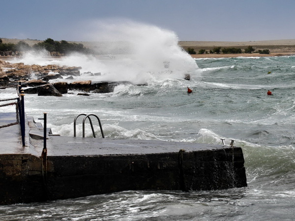 Olujna bura u Ražancu 15. srpnja 2016. Foto:Leo Kvarantan Olujna bura u Ražancu 15. srpnja 2016. Foto:Leo Kvarantan