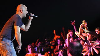 Split, 021009.
Spaladium Arena.
Koncert “Adio lito” na kojem nastupaju Hladno pivo, Fon Biskich, Damir Urban, Marijan Ban i Psihomodo Pop.
Na fotografiji: Mile Kekin i Hladno pivo.
Foto: Josko Ponos / CROPIX Split, 021009.
Spaladium Arena.
Koncert “Adio lito” na kojem nastupaju Hladno pivo, Fon Biskich, Damir Urban, Marijan Ban i Psihomodo Pop.
Na fotografiji: Mile Kekin i Hladno pivo.
Foto: Josko Ponos / CROPIX