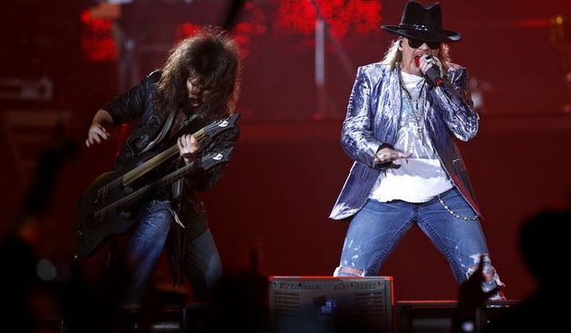 Zagreb, 240910. 
Arena Zagreb.
Popularni kalifornijski rock bend Guns N