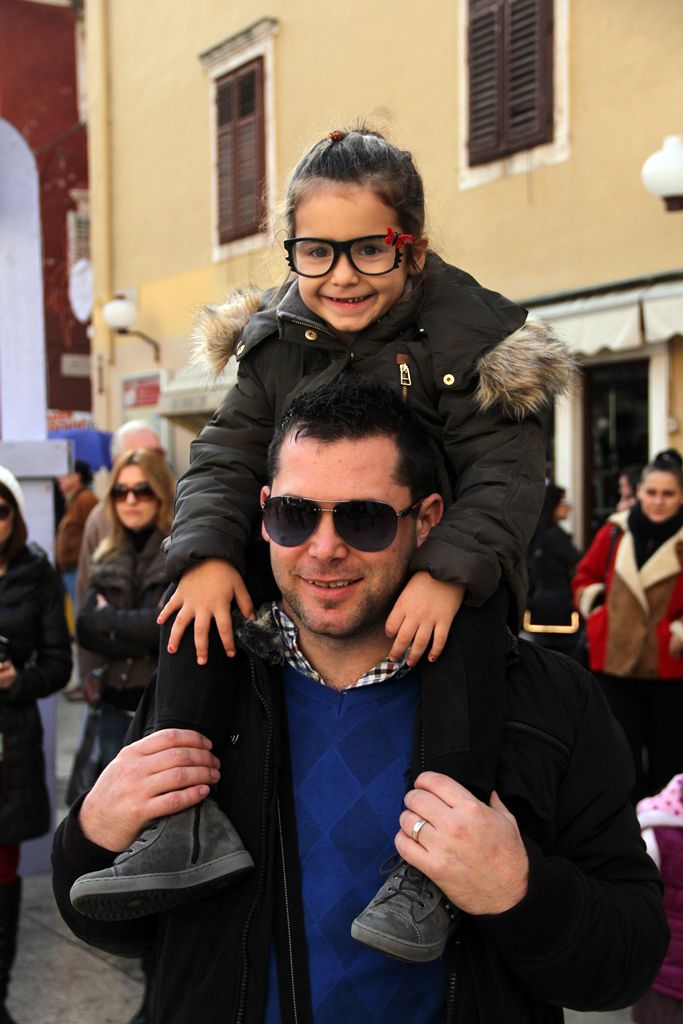 Sveta Luce oduševila mališane u gradu