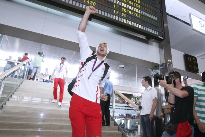 Zagreb, 130812.
Pleso.
Povratak Hrvatske olimpijske delegacije u Zagreb sa Olimpijskih igara u Londonu.
Na fotografiji: Domagoj Duvnjak.
Foto: Goran Mehkek / CROPIX Zagreb, 130812.
Pleso.
Povratak Hrvatske olimpijske delegacije u Zagreb sa Olimpijskih igara u Londonu.
Na fotografiji: Domagoj Duvnjak.
Foto: Goran Mehkek / CROPIX