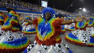 Tradicionalni karneval u Brazilu, foto: NELSON ALMEDIA Tradicionalni karneval u Brazilu, foto: NELSON ALMEDIA