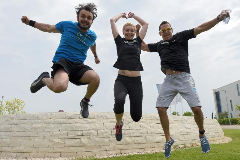 16.05.2015., Petrcane – Jutros je zapoceo drugi po redu Falkensteiner Punta Skala triatlon u okolici Falkensteiner odmaralista Punta Skala. Natjecanje je organizirano u suradnji s s Turistickom zajednicom Grada Zadra, TK Split i TK Zadar. Natjecanje se 16.05.2015., Petrcane – Jutros je zapoceo drugi po redu Falkensteiner Punta Skala triatlon u okolici Falkensteiner odmaralista Punta Skala. Natjecanje je organizirano u suradnji s s Turistickom zajednicom Grada Zadra, TK Split i TK Zadar. Natjecanje se